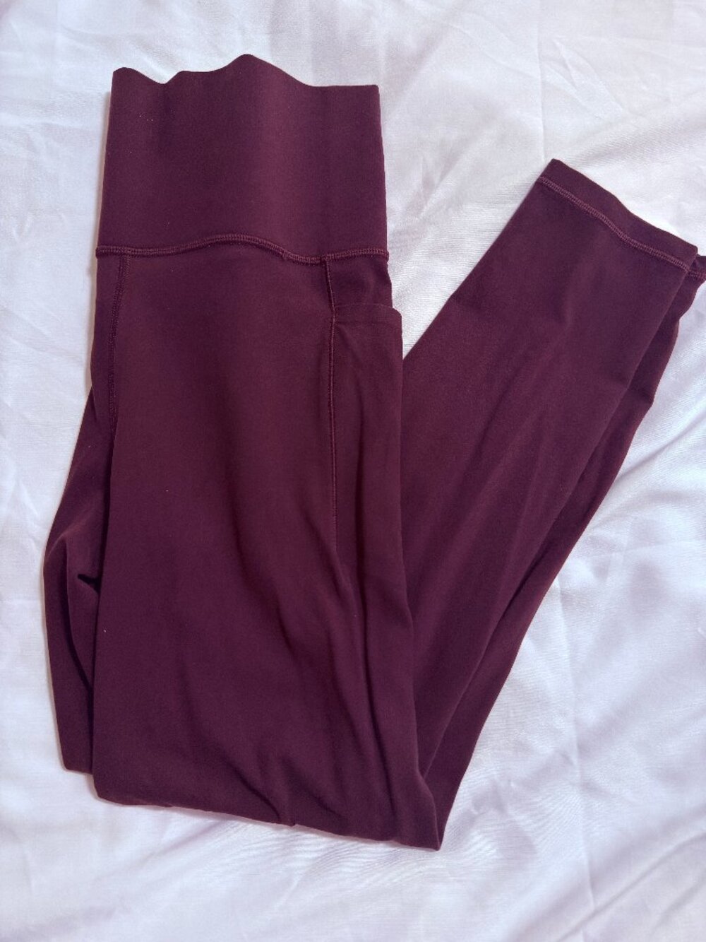 Athleta Salutation Burgundy Stash Tights Size Medium